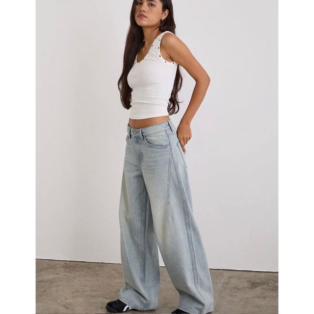 Motel Low Slung Roomy Wide Leg Barrel Jean Light Blue Wash Size 30x34 NWT